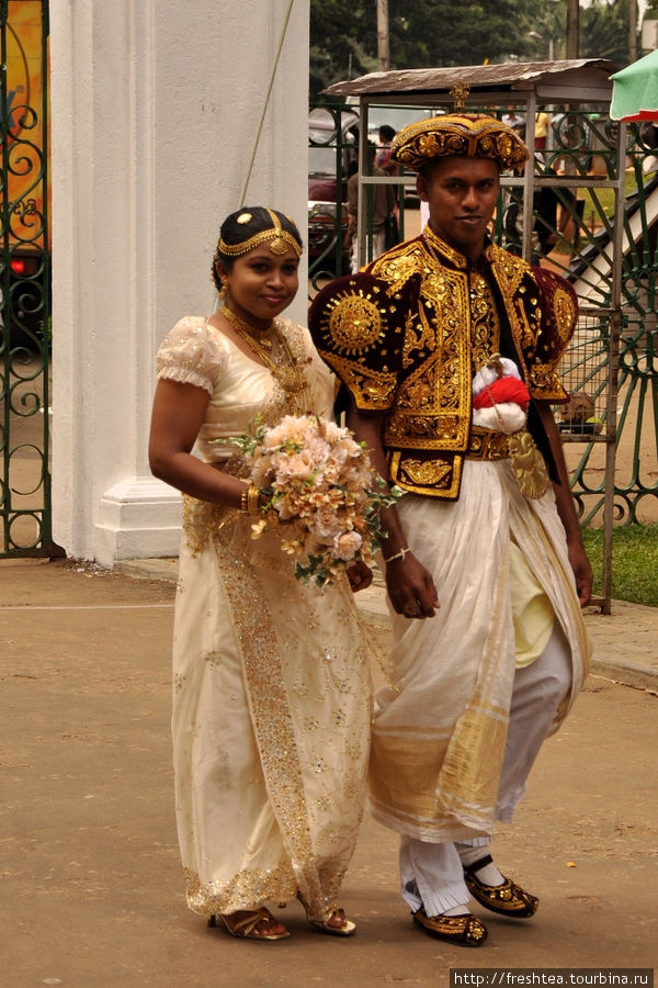 Эта пара выбрала классический кандийский стиль. Шри-Ланка