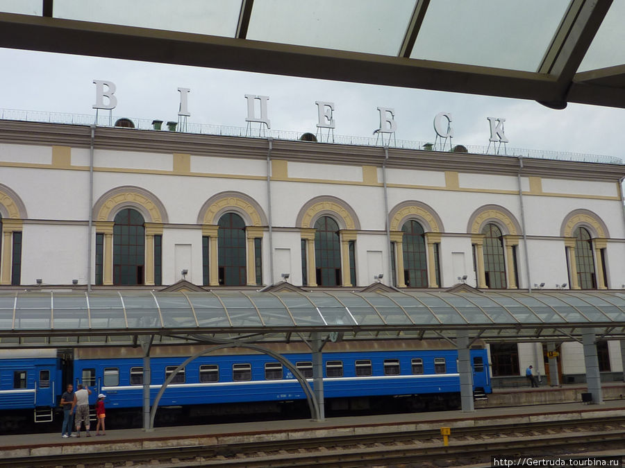 Вид на вокзал с перрона. Витебск, Беларусь