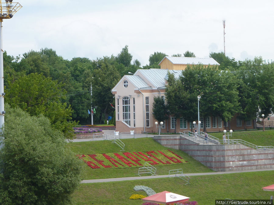 Там же — снимок с парапета от улицы Ленина. Витебск, Беларусь