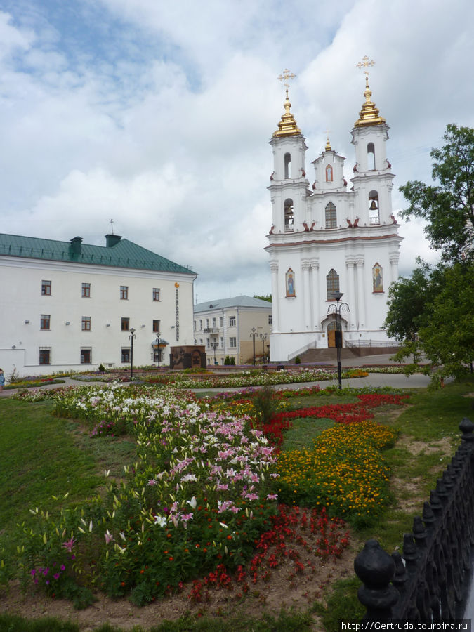 Восстановленная Воскресенская церковь на ул Суворова.