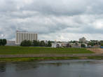 Вид на Площадь Тысячелетия с правого берега Западной Двины.