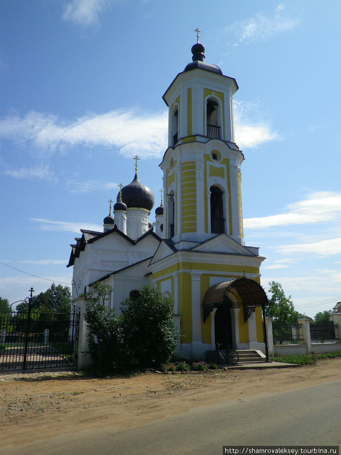 Еще ближе к курорту  располагается Никольская церковь Старая Русса, Россия