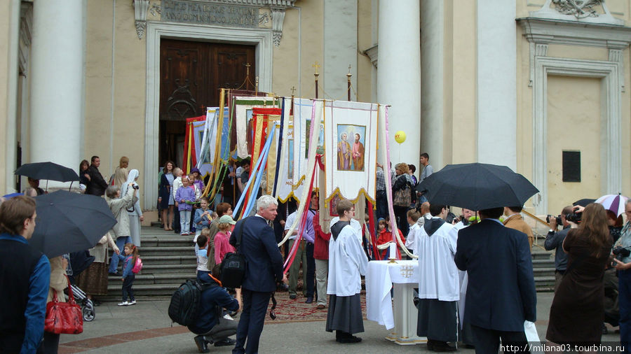 Евхаристическая процессия в церкви св. Екатерины Александрийской. Подобное последний раз было в 1918 Санкт-Петербург, Россия