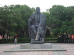 Памятник В.Ленину на Первомайской площади.