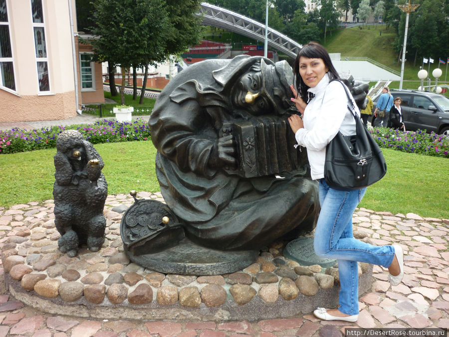 памятник клоуну с собачкой Витебск, Беларусь