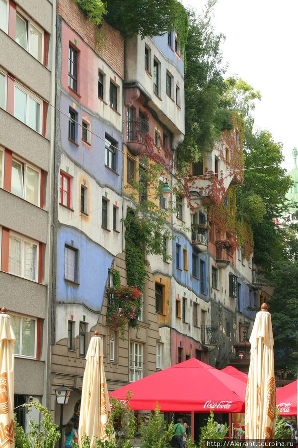 Архитектура Хундертвассера в Вене Вена, Австрия