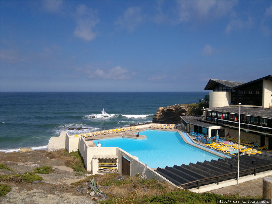 общественный платный бассейн, который находится не далеко от отеля Кашкайш, Португалия