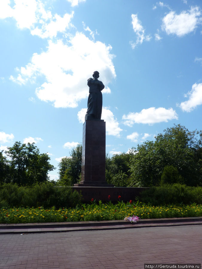 Высокий монумент Франциску Скорине Полоцк, Беларусь