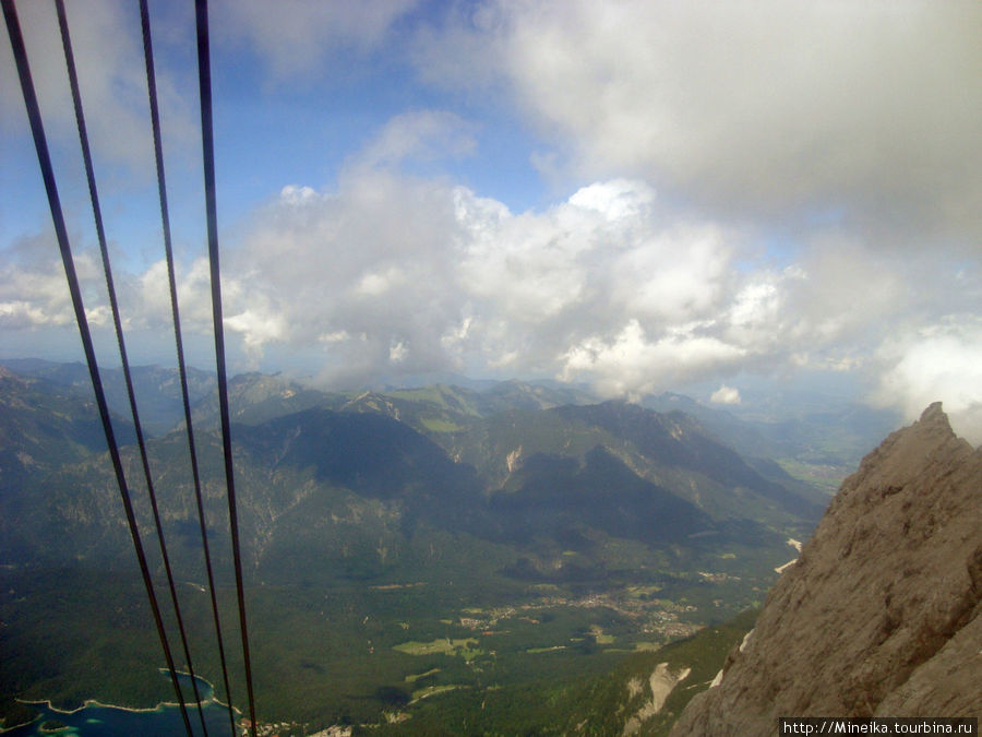Взгляд с Zugspitze Земля Бавария, Германия