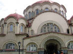 Церковь построена в византийском стиле.
