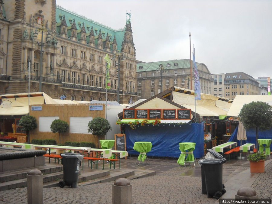 Рынок на площади Гамбург, Германия