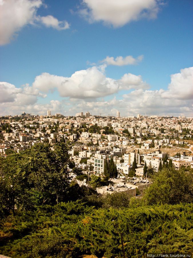 Вид на Иерусалим со смотровой площадки у Университета Иерусалим, Израиль