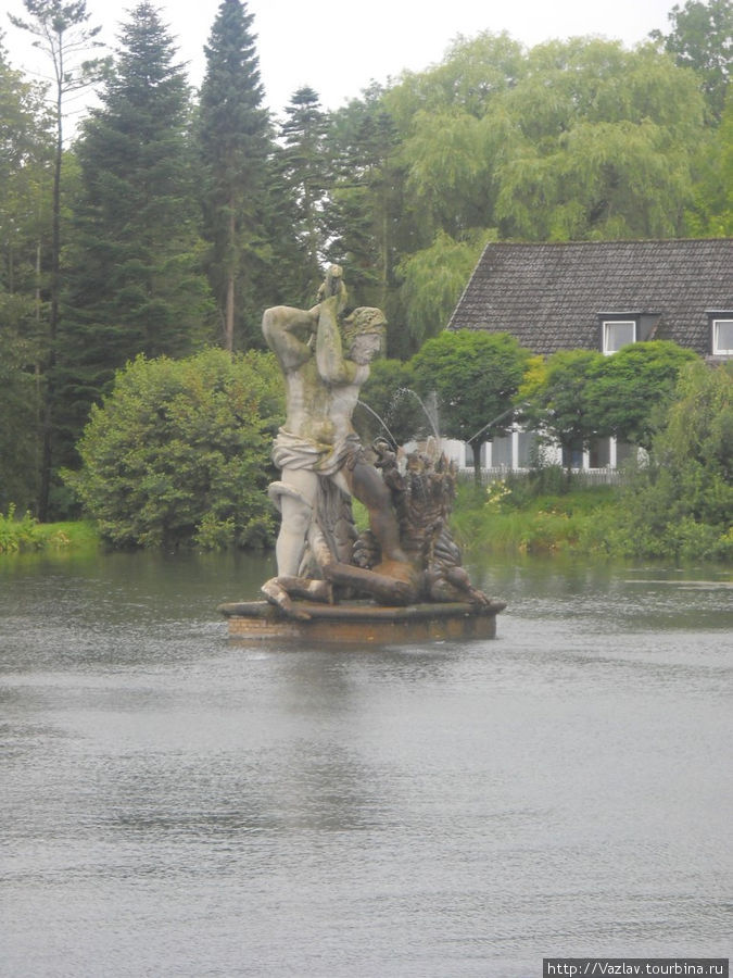 Памятник Геркулесу Шлезвиг, Германия