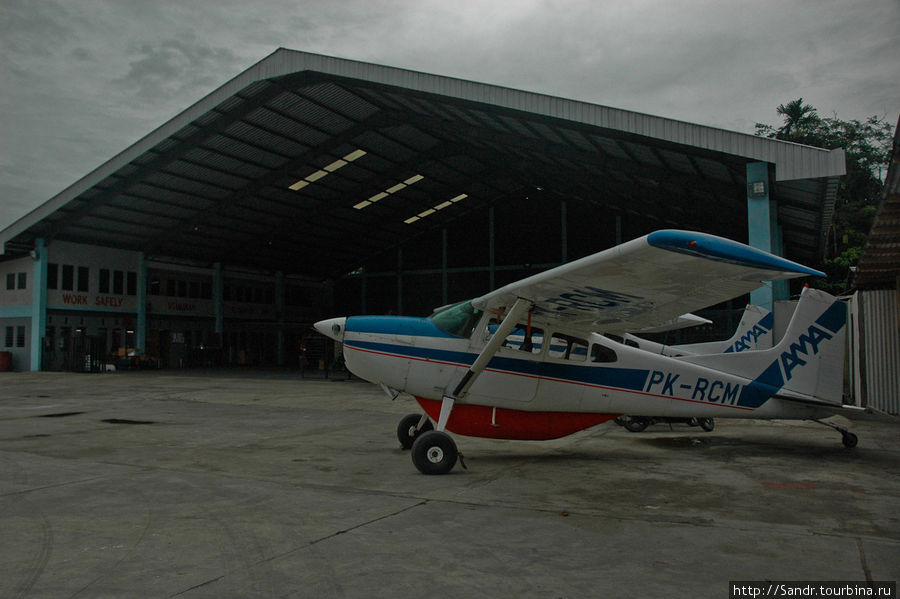 Ангар AMA | Аэропорт Сентани, Папуа Джайпура, Индонезия