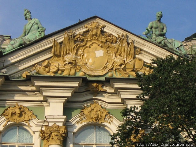 Фрагмент фасада Зимнего дворца Санкт-Петербург, Россия