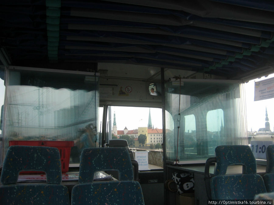 Рига из окна экскурсионного автобуса. Рига, Латвия
