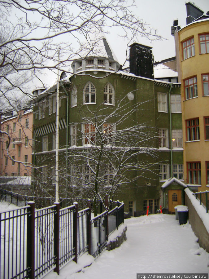 Дом, затерявшийся во дворе Хельсинки, Финляндия