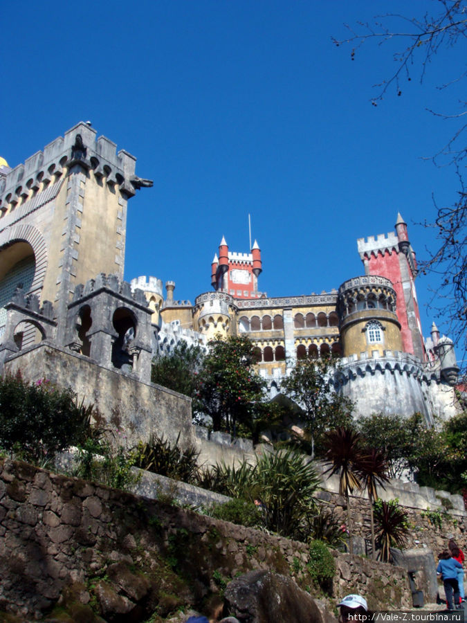 Замок Пена, рожденный фантазией португальского принца Синтра, Португалия