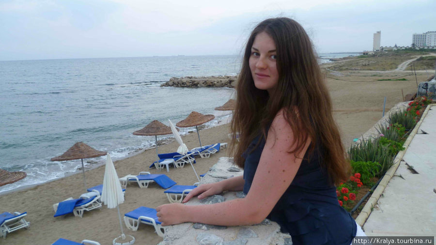 Пляж  находится практически на территории отеля Фамагуста, Турецкая Республика Северного Кипра