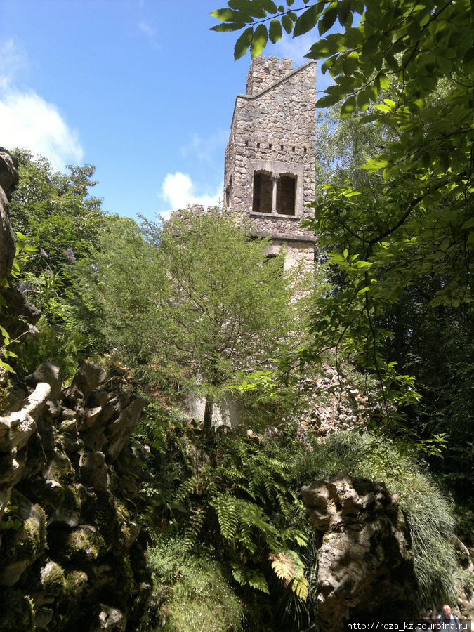 Казаки-разбойники в Quinta da Regaleira Синтра, Португалия