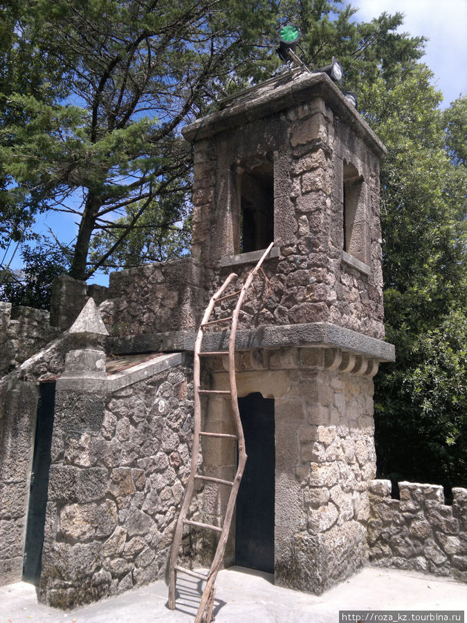 Казаки-разбойники в Quinta da Regaleira Синтра, Португалия