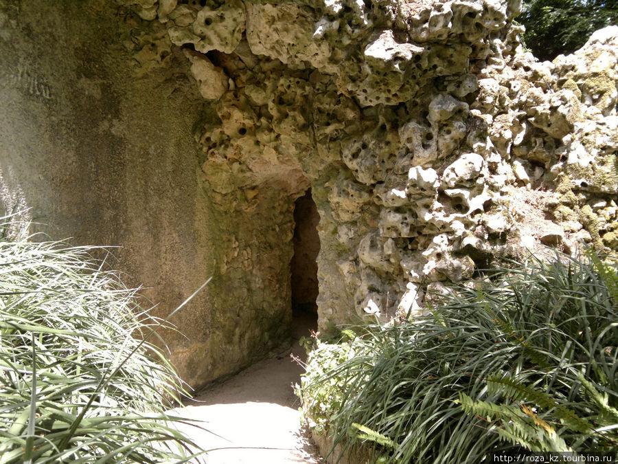 Казаки-разбойники в Quinta da Regaleira Синтра, Португалия