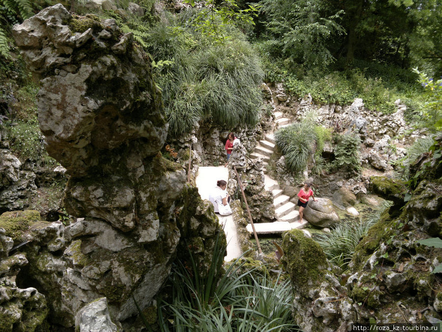 Казаки-разбойники в Quinta da Regaleira Синтра, Португалия