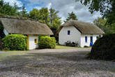 Реплика ирландской деревни 18 века.