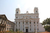 Церковь Св. Франциска Ассизского . Церковь была воздвигнута в 1521 г. монахами-францисканцами