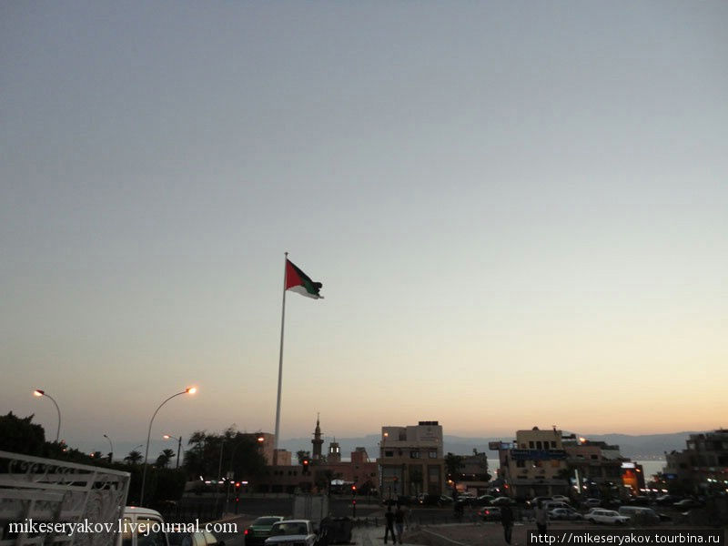 Флаг Арабской Революции в Акабе Иордания