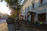 В центре вскрыли все тротуары. На минутку я оказался в Москве 2011. В Казани активно кладут плитку, что не может не радовать.