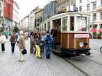 Такой ретро-трамвайчик можно встретить на улицах Брно чуть чаще чем раз в год: он регулярно возит по городу туристов