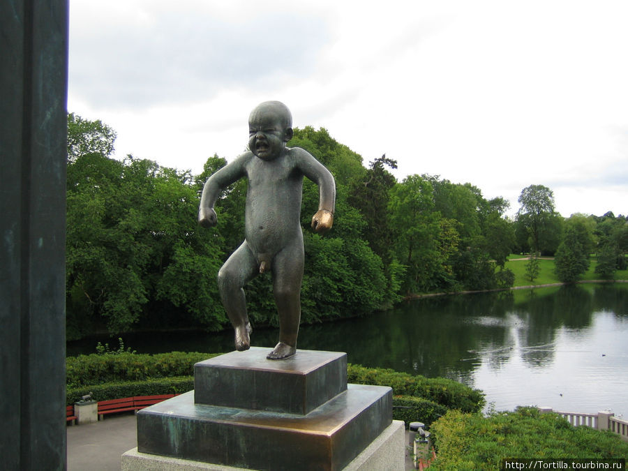 Норвегия. Осло. Парк скульптур Вигеланд — топающий мальчик Осло, Норвегия