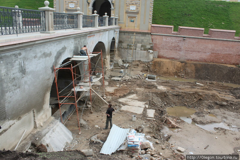 Реставрация рва Несвиж, Беларусь