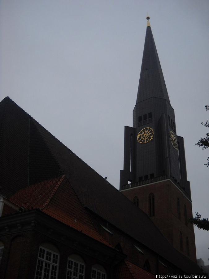 Церковная колокольня Гамбург, Германия