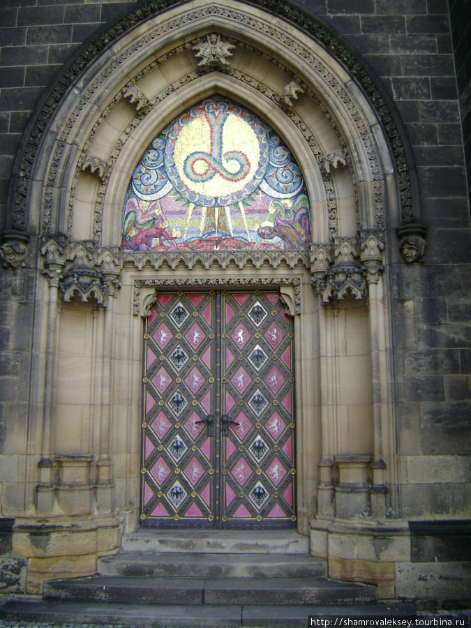 Ещё одна дверь в церковь Прага, Чехия