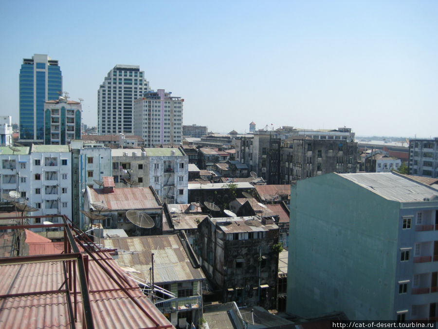 В городе есть пара современных высоток. Янгон, Мьянма