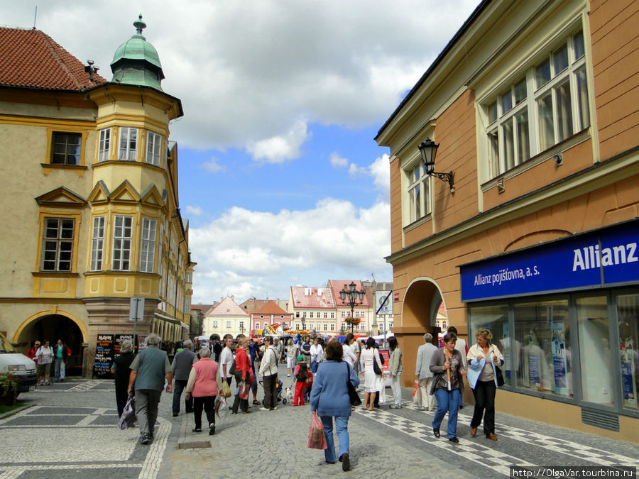 Пройдя через ворота, проходим на главную площадь — Вальдштейнскую площадь Йичин, Чехия