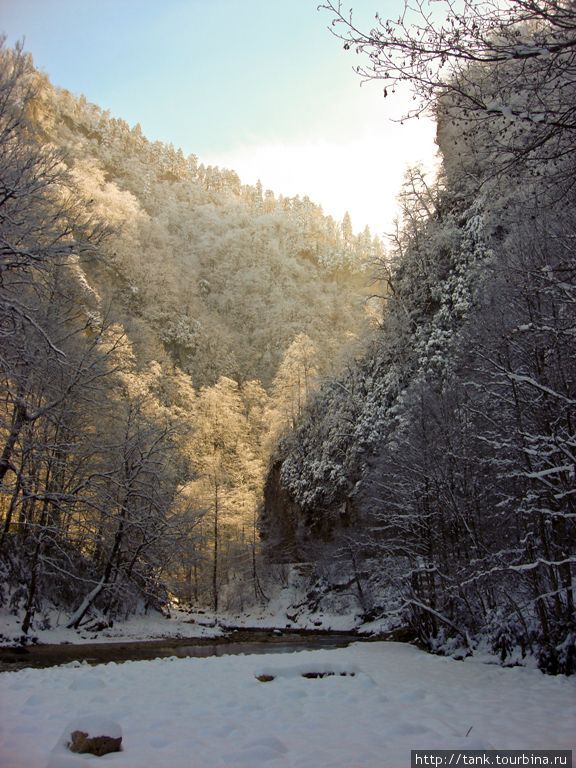 Гуамское ущелье зимой Мезмай, Россия