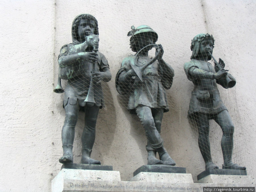 Музыканты на воротах Мюнхен, Германия