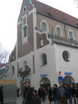 Музей расположен в бывшем храме августинцев