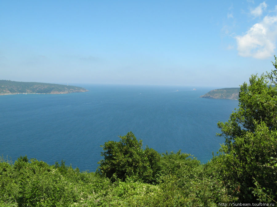 ... но отсюда открываются шикарные виды на Босфор и Черное море Стамбул, Турция