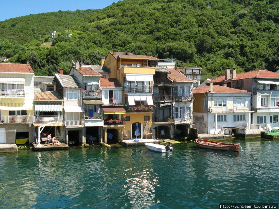 Анадолу Кавагы — городок, живущий за счет туризма и рыбной ловли Стамбул, Турция