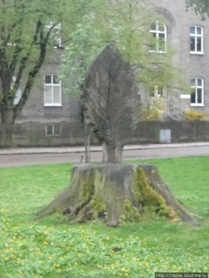 Дерево на пне Ландскруна, Швеция
