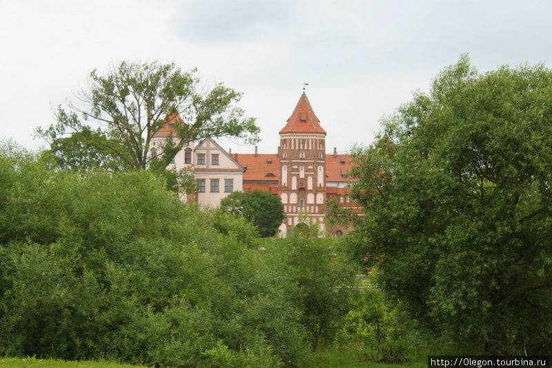 На берегу реки Мирянки Мир, Беларусь