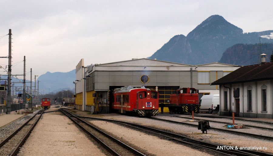 Поезда из Енбаха в Майрхофен — те самые, узкоколейные. Майрхофен, Австрия