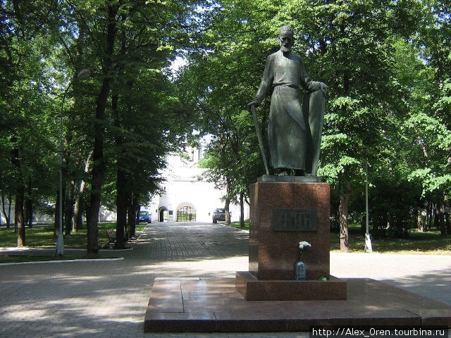 Памятник Андрею Рублёву 1985, скульптор О.К.Комов, архитектор В.А.Нестеров. Москва, Россия