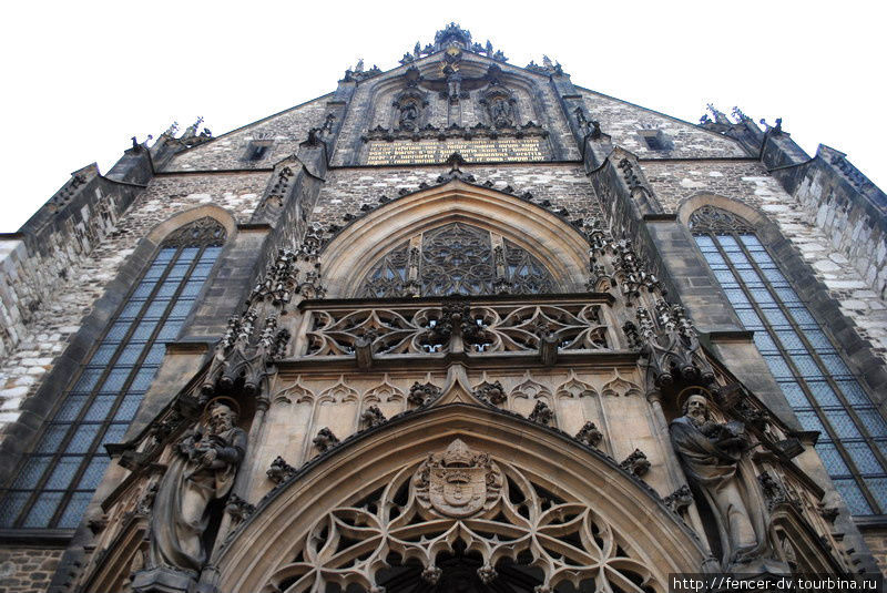Фасад собора напоминает собор Святого Витта в Праге Брно, Чехия