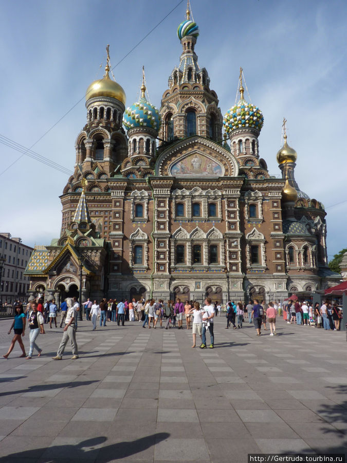 Больше всего туристов у Спаса на крови Санкт-Петербург, Россия
