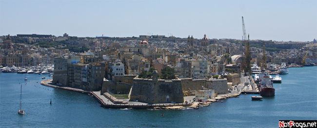 Вид на форт Сент Анджело Сент-Джулианс, Мальта